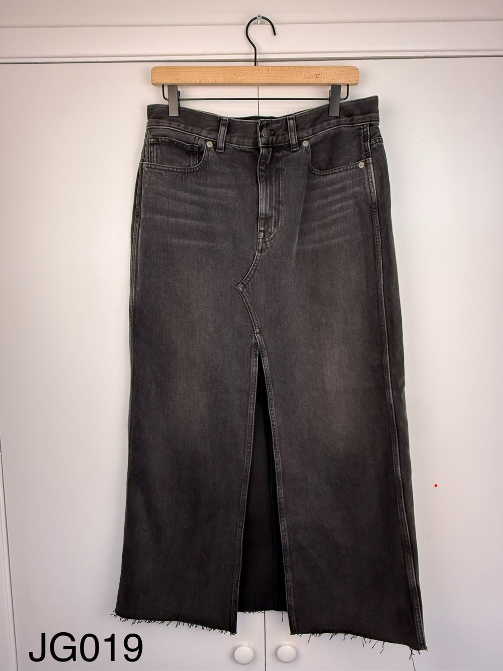 Madewell Raw Hem Denim Midi Skirt Heppner Wash 29 NWT